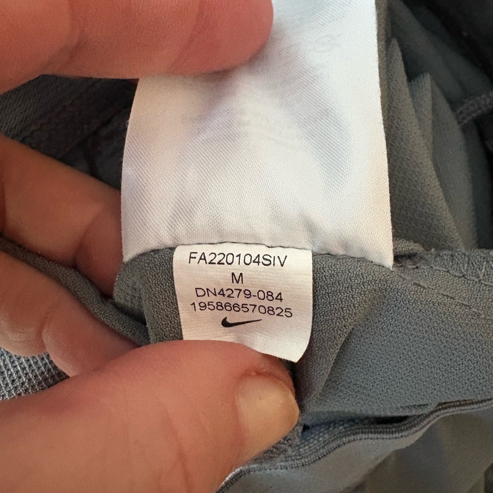 Nike Men's Light Gray Athletic Shorts . Features zippered pockets as well - Picture 8 of 10